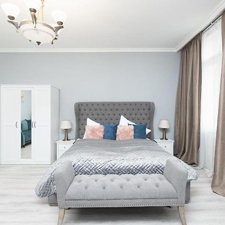 Luxury Central 150M2 Apartment On Wencelas Square With Private Garage Praga Esterno foto