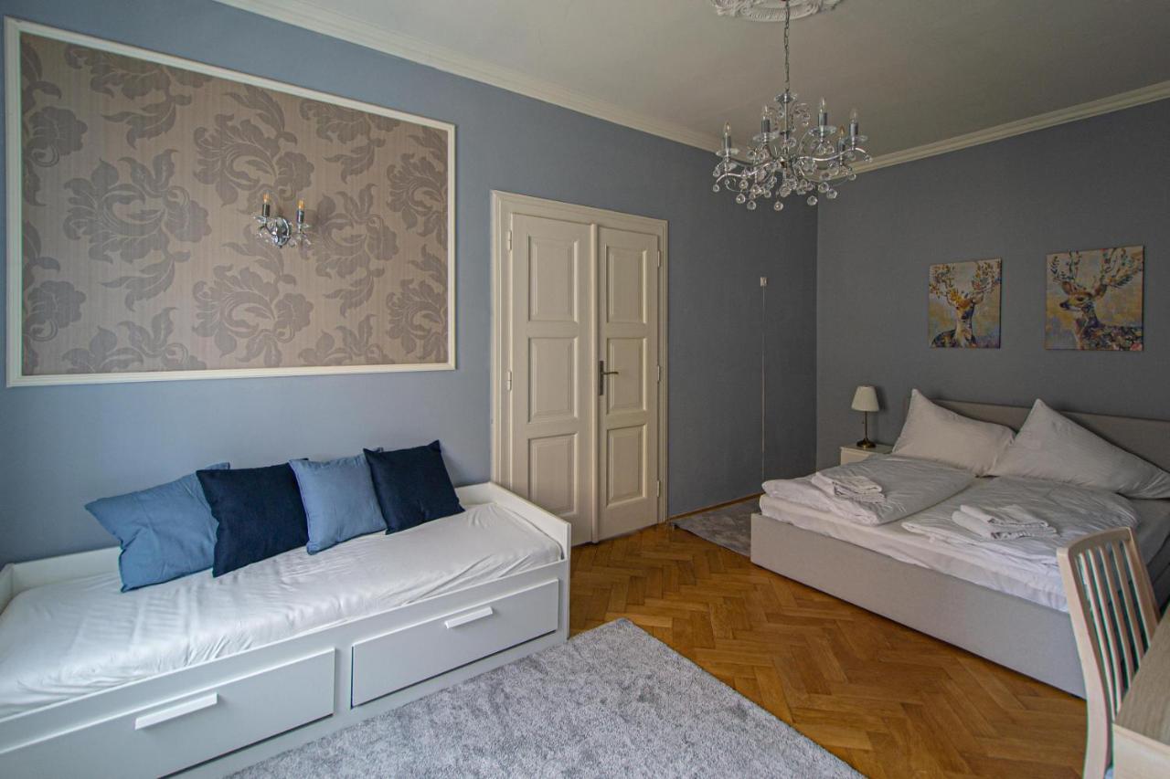 Luxury Central 150M2 Apartment On Wencelas Square With Private Garage Praga Esterno foto