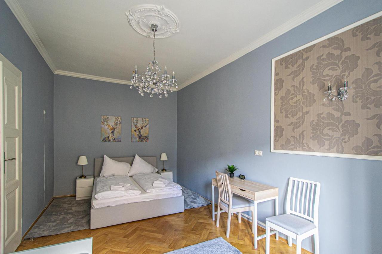 Luxury Central 150M2 Apartment On Wencelas Square With Private Garage Praga Esterno foto