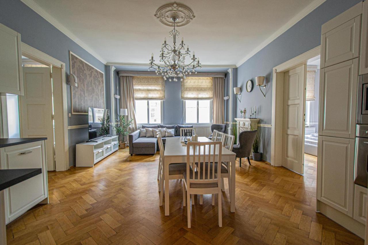 Luxury Central 150M2 Apartment On Wencelas Square With Private Garage Praga Esterno foto