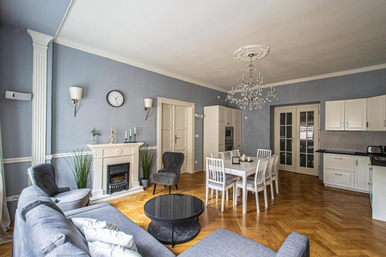Luxury Central 150M2 Apartment On Wencelas Square With Private Garage Praga Esterno foto