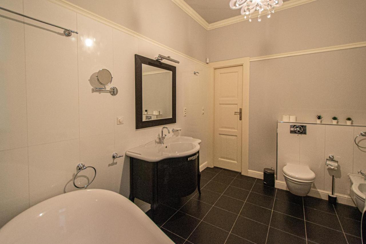 Luxury Central 150M2 Apartment On Wencelas Square With Private Garage Praga Esterno foto