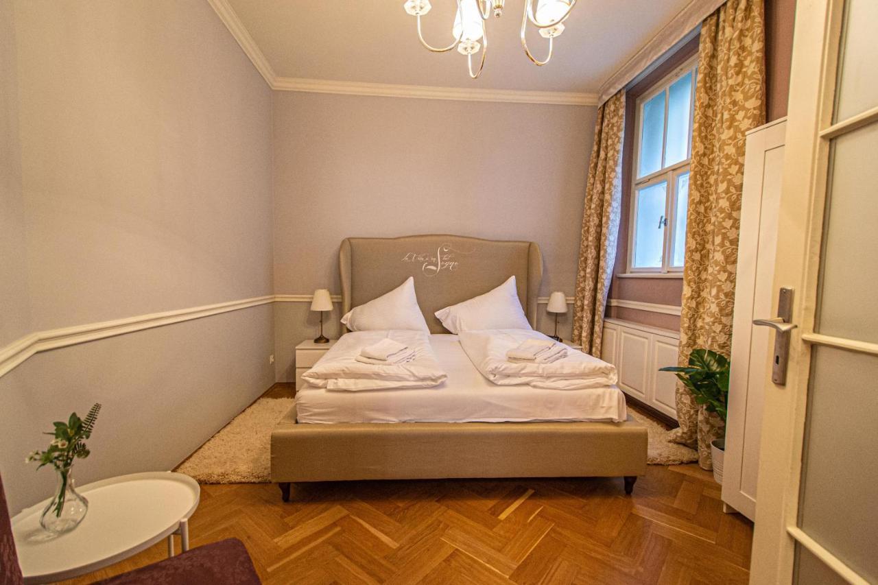 Luxury Central 150M2 Apartment On Wencelas Square With Private Garage Praga Esterno foto