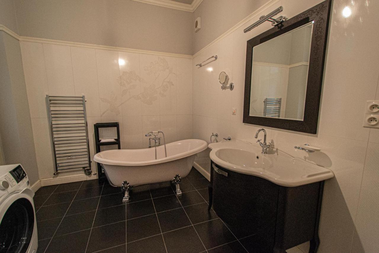 Luxury Central 150M2 Apartment On Wencelas Square With Private Garage Praga Esterno foto