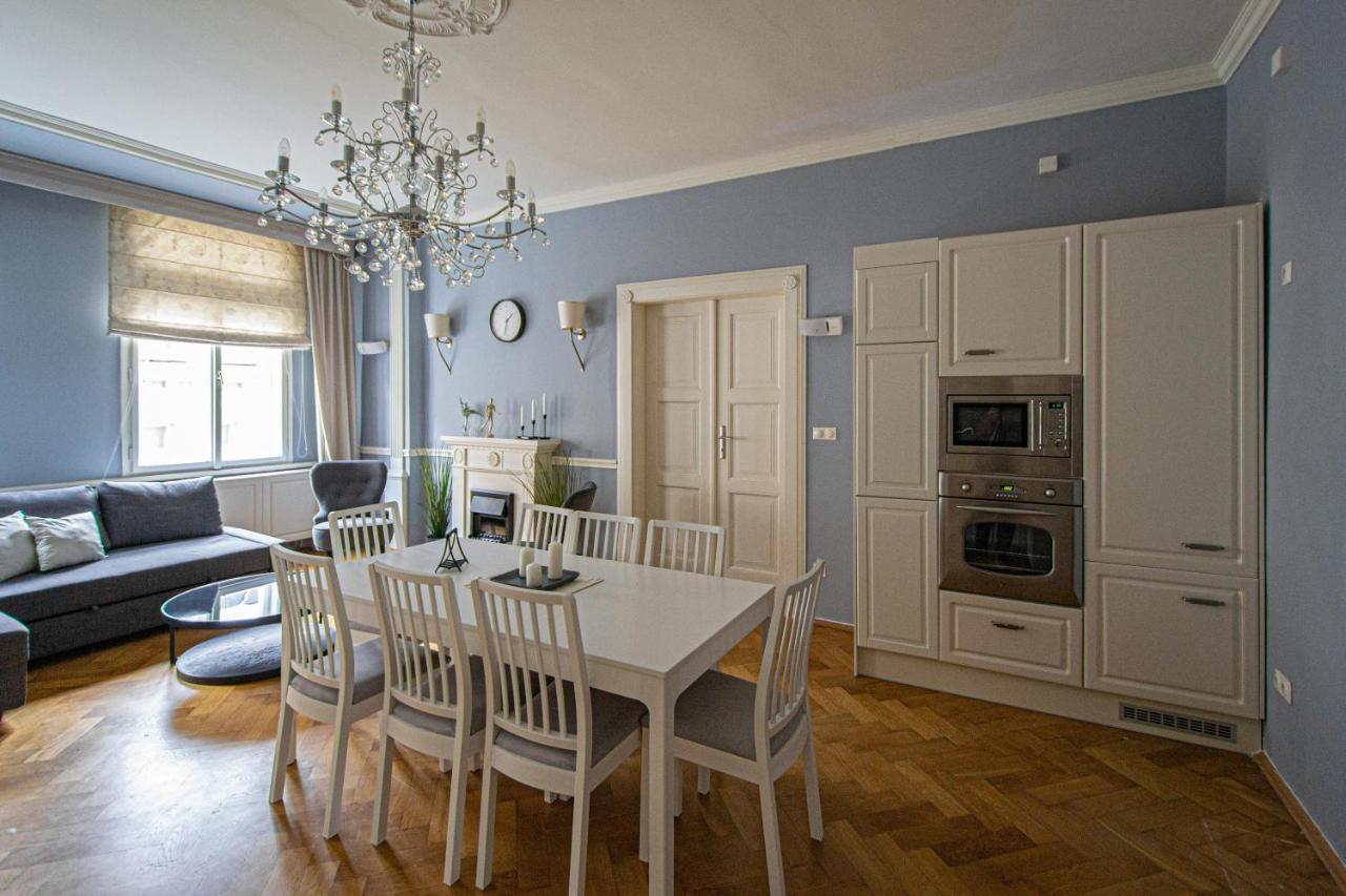 Luxury Central 150M2 Apartment On Wencelas Square With Private Garage Praga Esterno foto