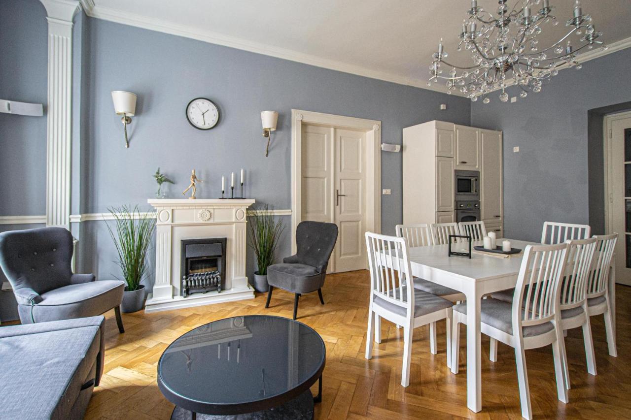 Luxury Central 150M2 Apartment On Wencelas Square With Private Garage Praga Esterno foto