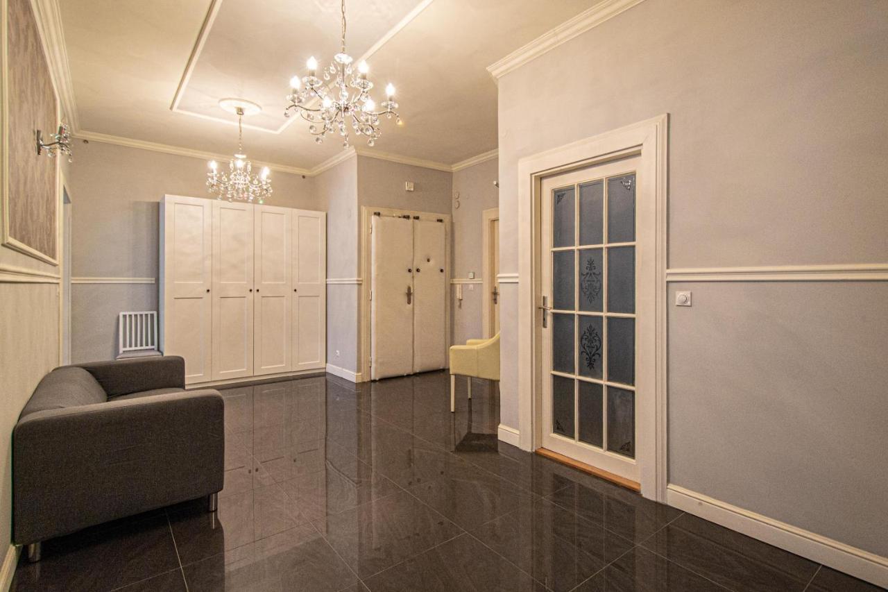 Luxury Central 150M2 Apartment On Wencelas Square With Private Garage Praga Esterno foto