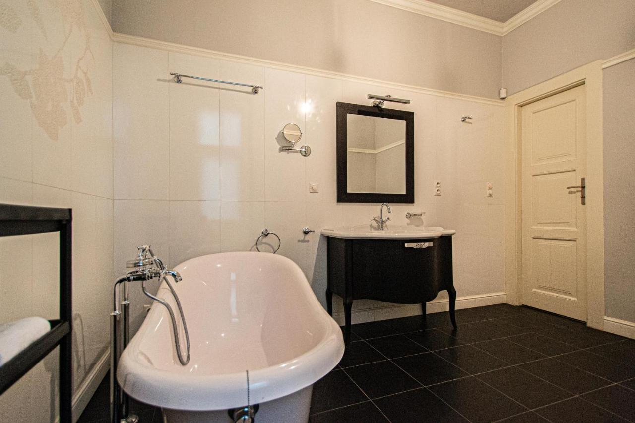 Luxury Central 150M2 Apartment On Wencelas Square With Private Garage Praga Esterno foto
