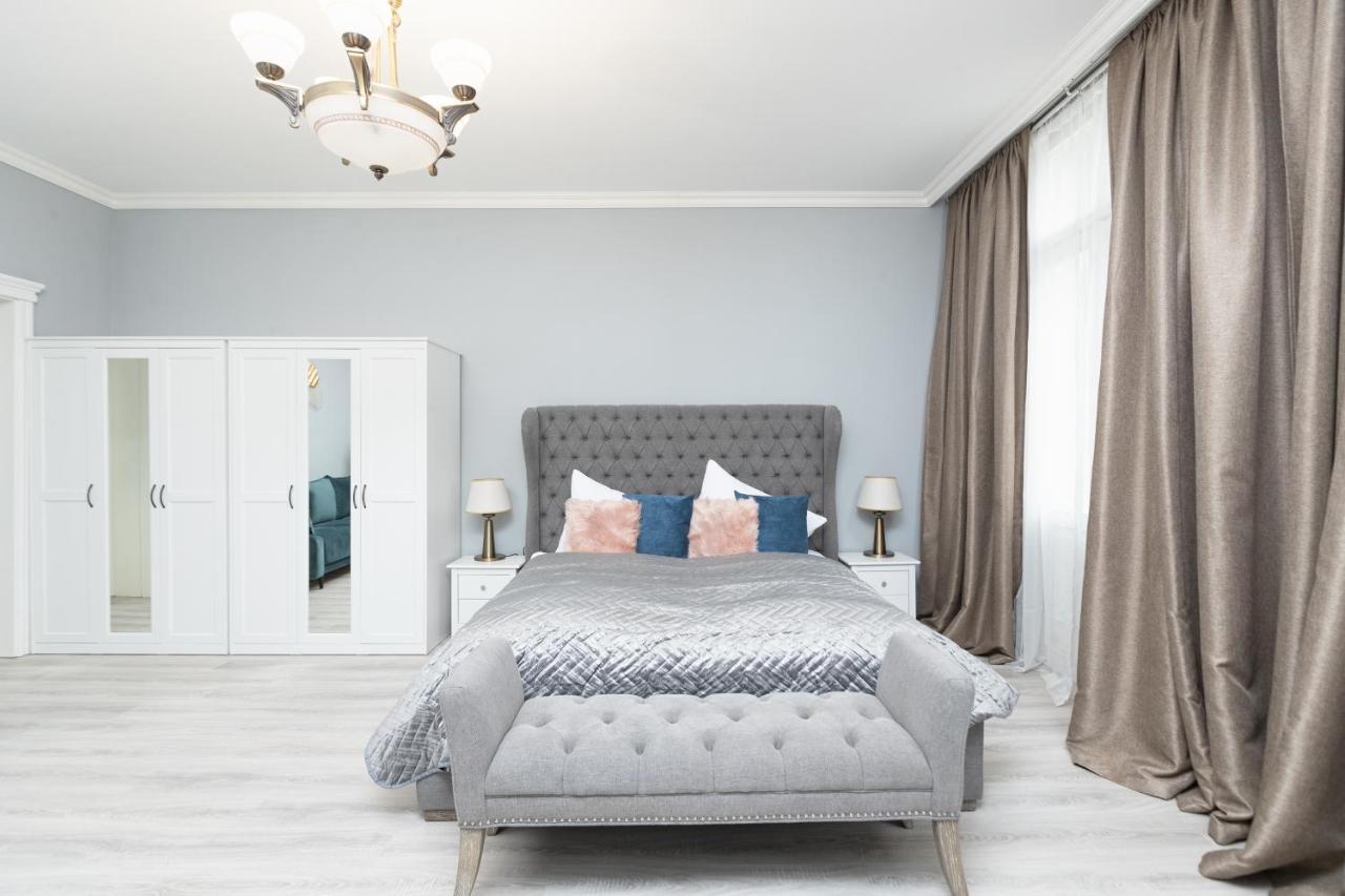 Luxury Central 150M2 Apartment On Wencelas Square With Private Garage Praga Esterno foto